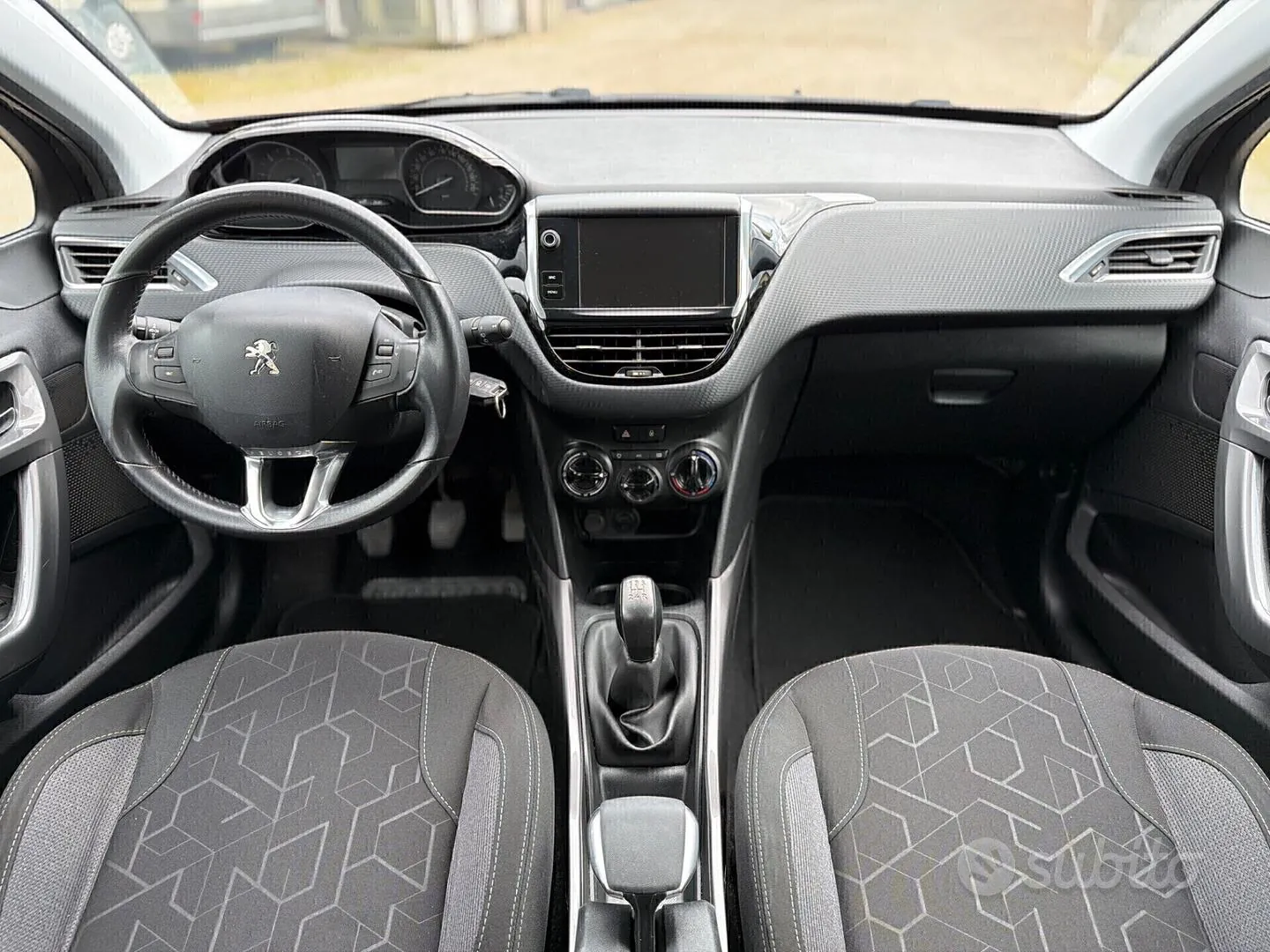 Peugeot 2008 2017 photo 5