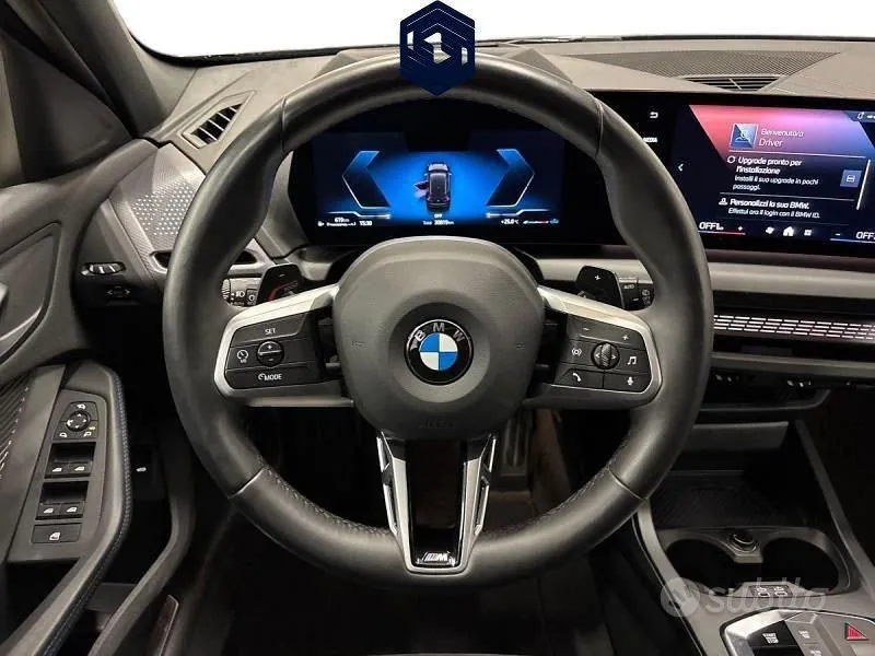 BMW 1 Series 2025 photo 4