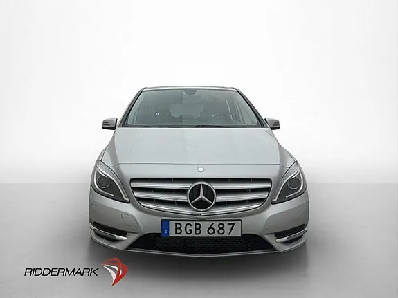 Mercedes-Benz B180 2015 photo 2