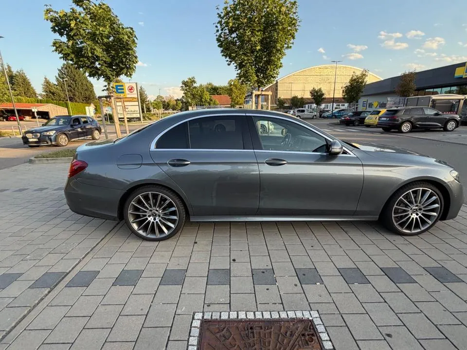Mercedes-Benz E 220 D
