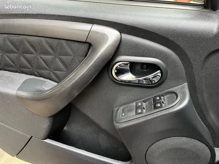 Dacia Duster 2014 photo 4