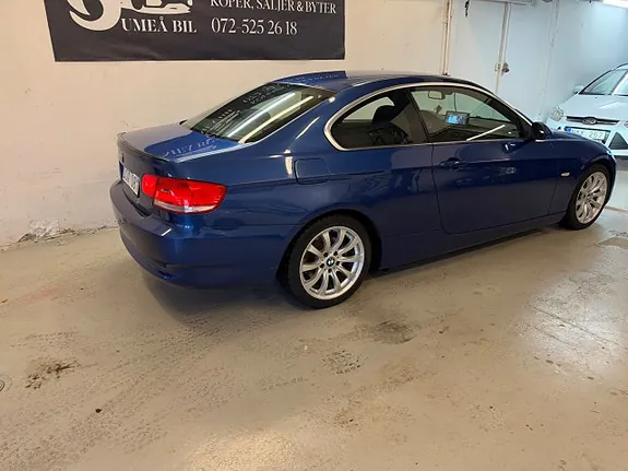 BMW 325I 2009 photo 4