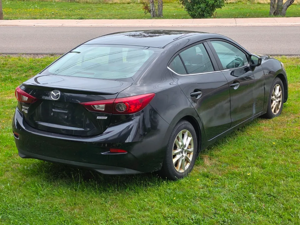 Mazda 3 2015 photo 2