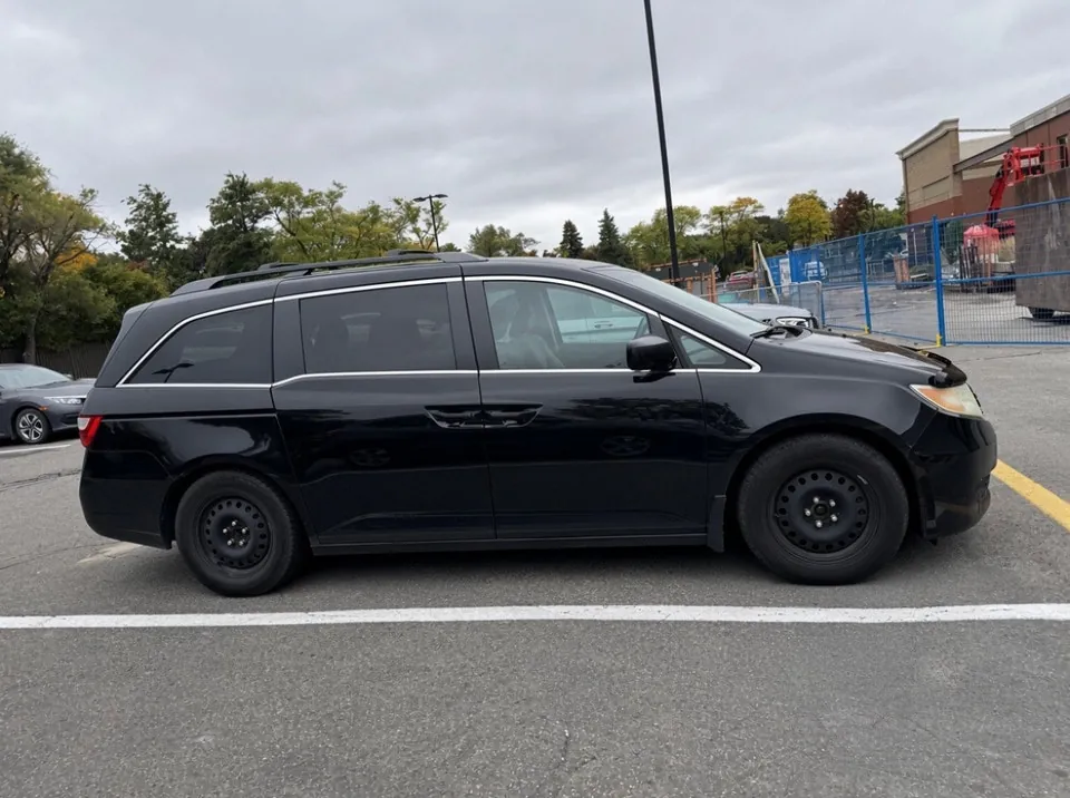 Honda Odyssey 2013 photo 4