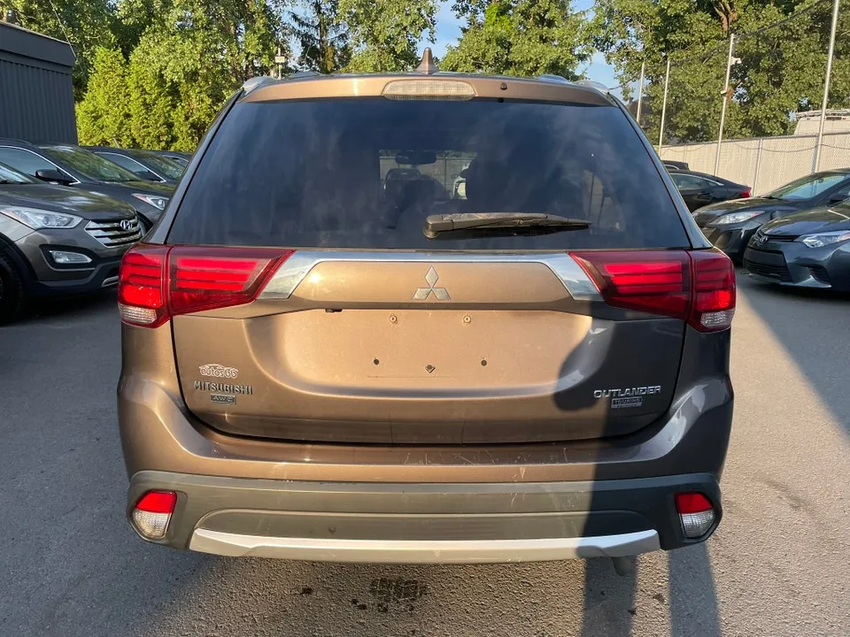 Mitsubishi Outlander 2017 photo 3