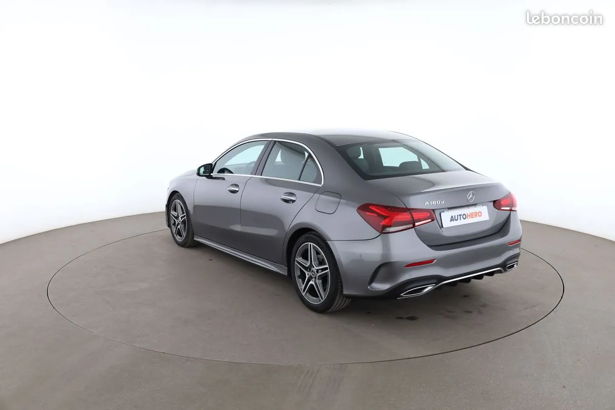 Mercedes-Benz A-Class 2019 photo 2