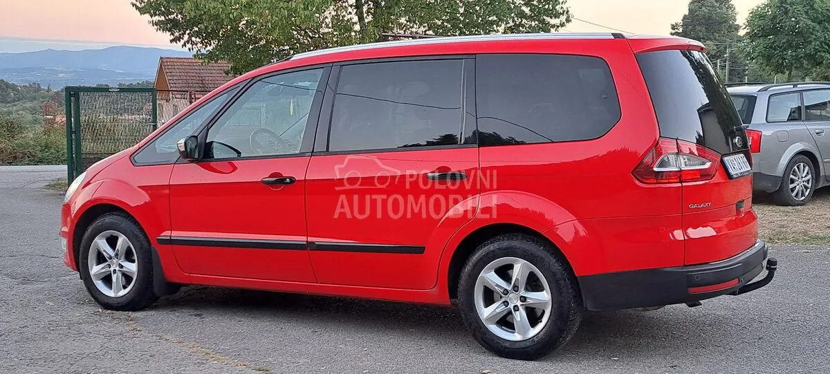 Ford Galaxy 2013 photo 4