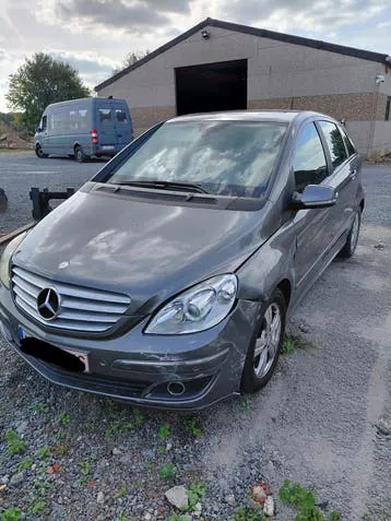 Mercedes-Benz B200
