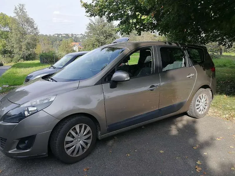 Renault Grand Scénic 2009 photo 2