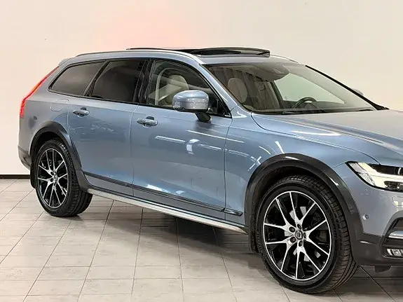 Volvo V90 Cross Country 2017 photo 2
