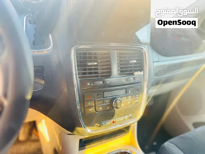 Dodge Caravan 2013 photo 4
