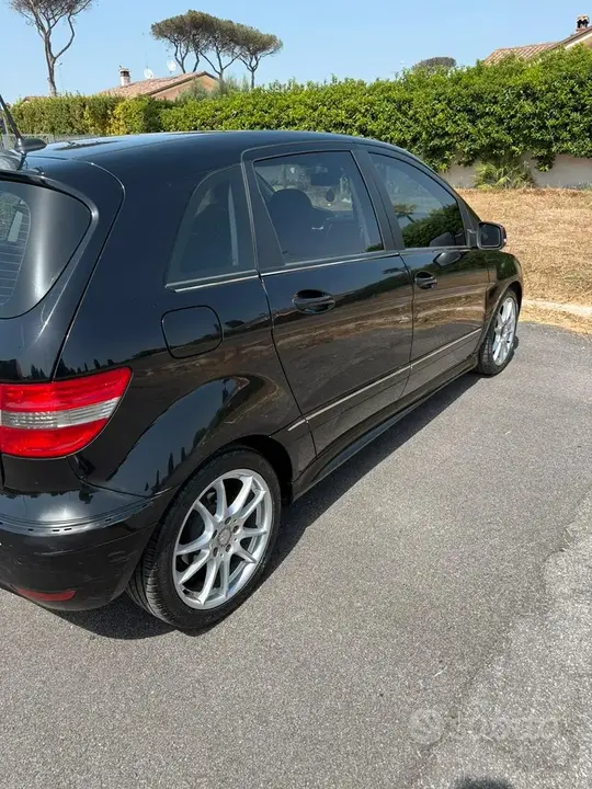 Mercedes-Benz C-Class 2011 photo 4