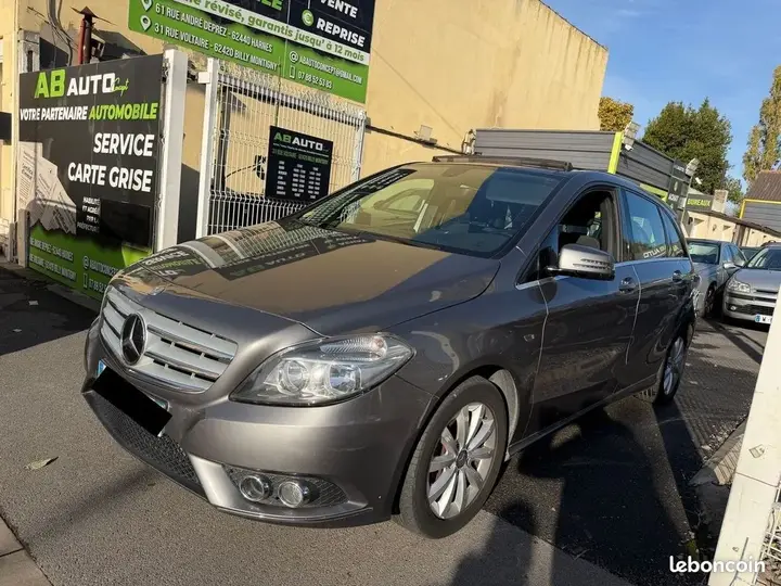 Mercedes-Benz B-Class 2013 photo 2