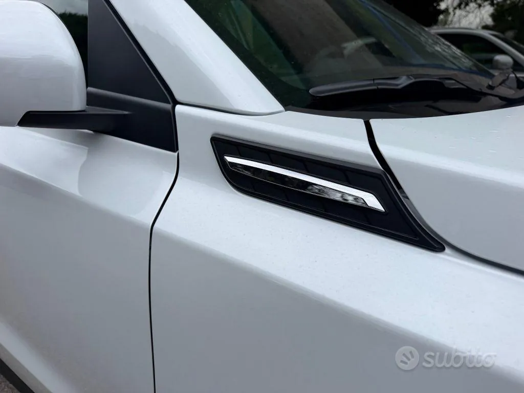 Suzuki Vitara photo 3