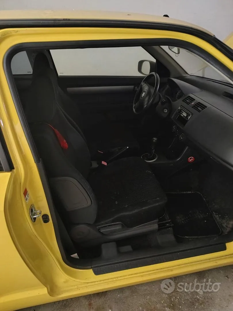 Suzuki Swift 2006 photo 3