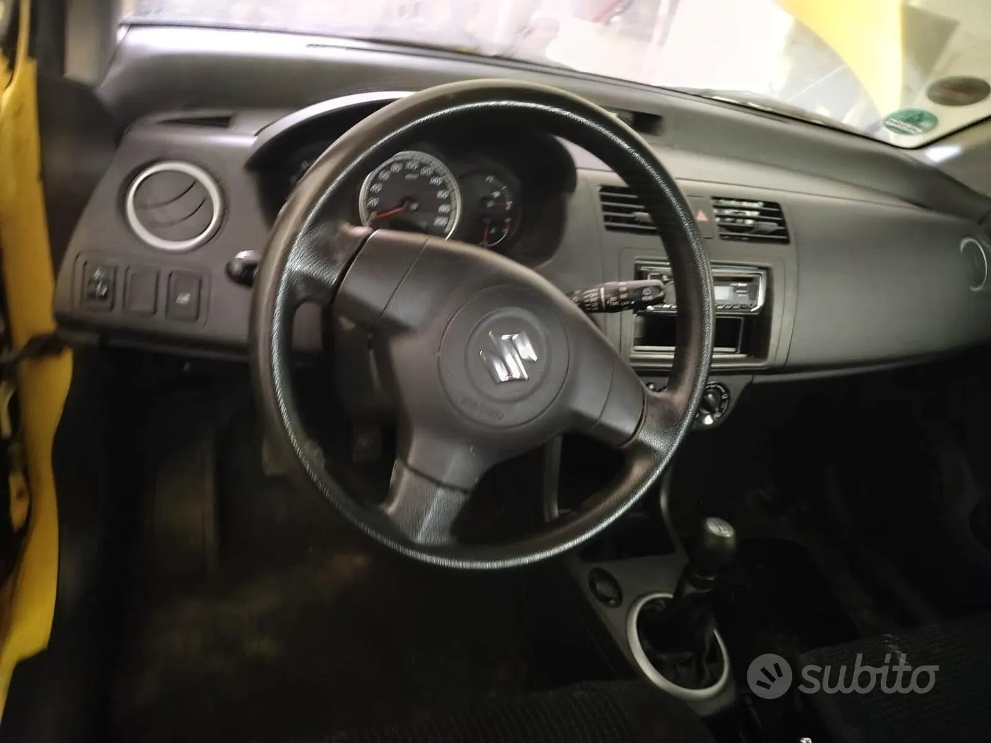 Suzuki Swift 2006 photo 4