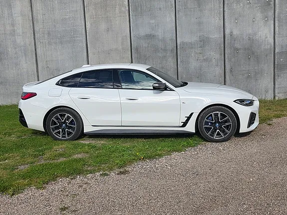BMW I4 2023 photo 4