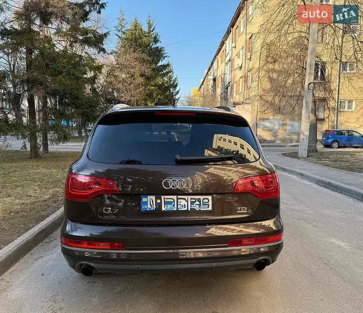 Audi Q7 2010 photo 4