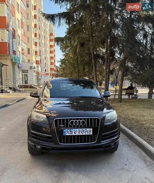 Audi Q7 2010 photo 5