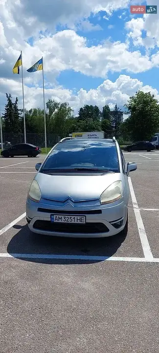 Citroen Grand C4 Picasso 2009 photo 2