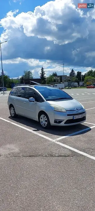 Citroen Grand C4 Picasso 2009 photo 4