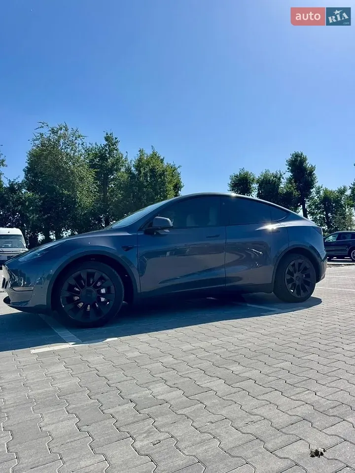 Tesla Model Y 2023 photo 5