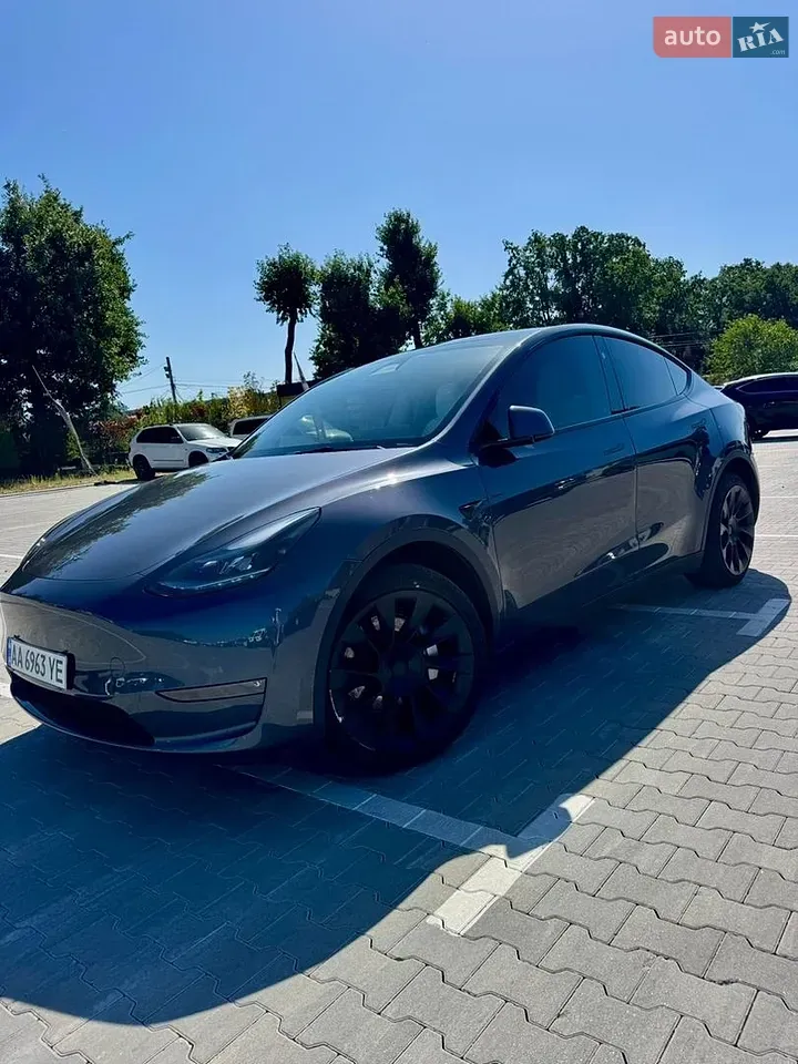 Tesla Model Y 2023 photo 3