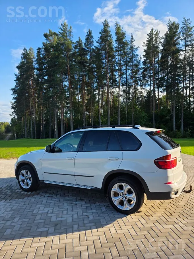 BMW X5 2012 photo 2