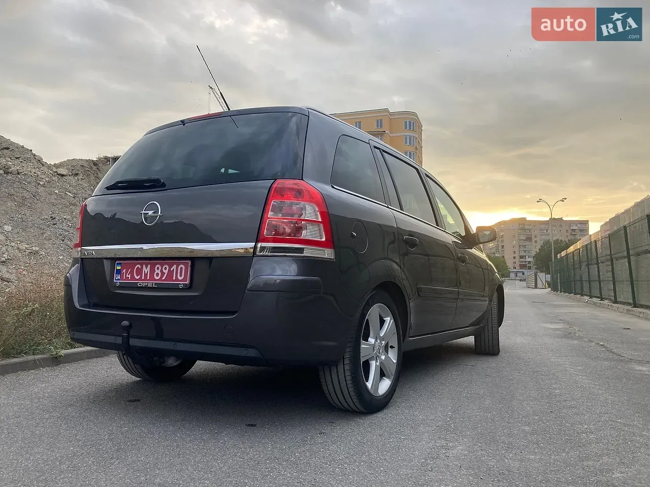 Opel Zafira 2010 photo 2