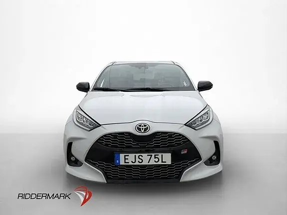 Toyota Yaris 2022 photo 2