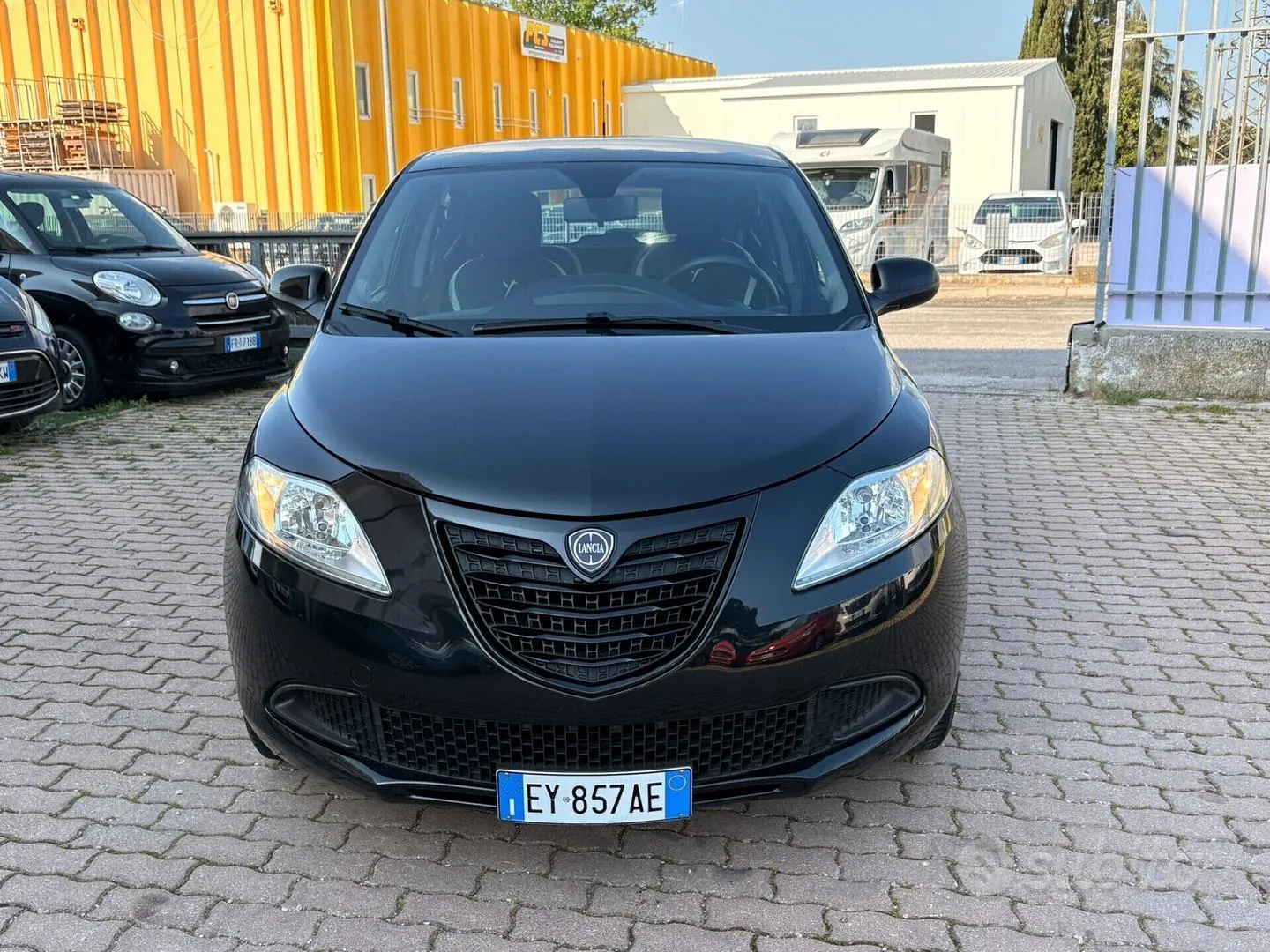 Lancia Ypsilon 2015 photo 2