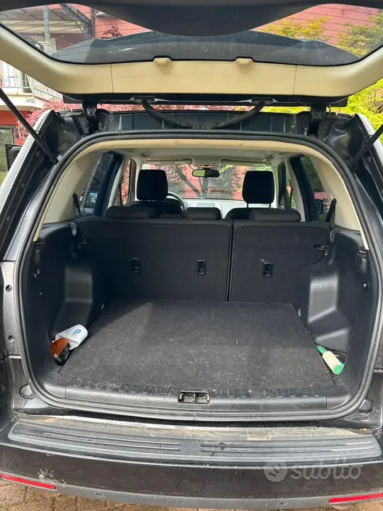 Land Rover Freelander 2011 photo 3