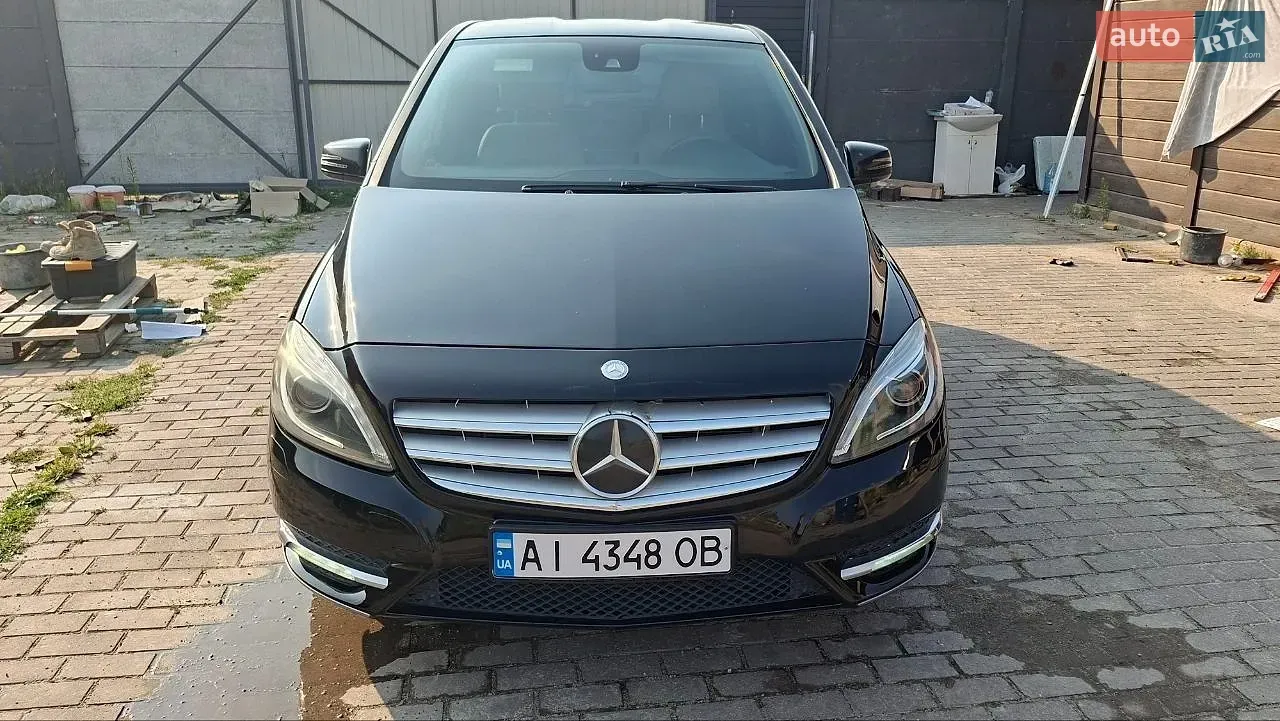 Mercedes-Benz B-Class 2013 photo 2