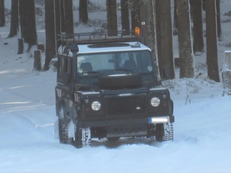 Land Rover Defender 110