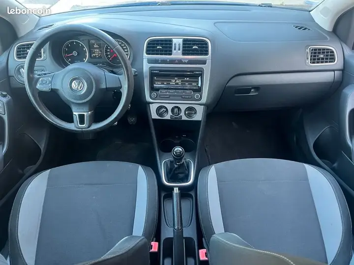 Volkswagen Polo 2013 photo 2