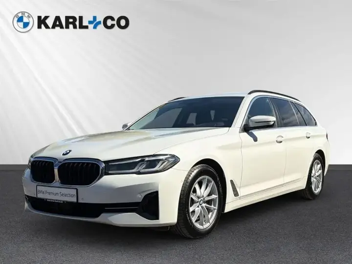 BMW 520I
