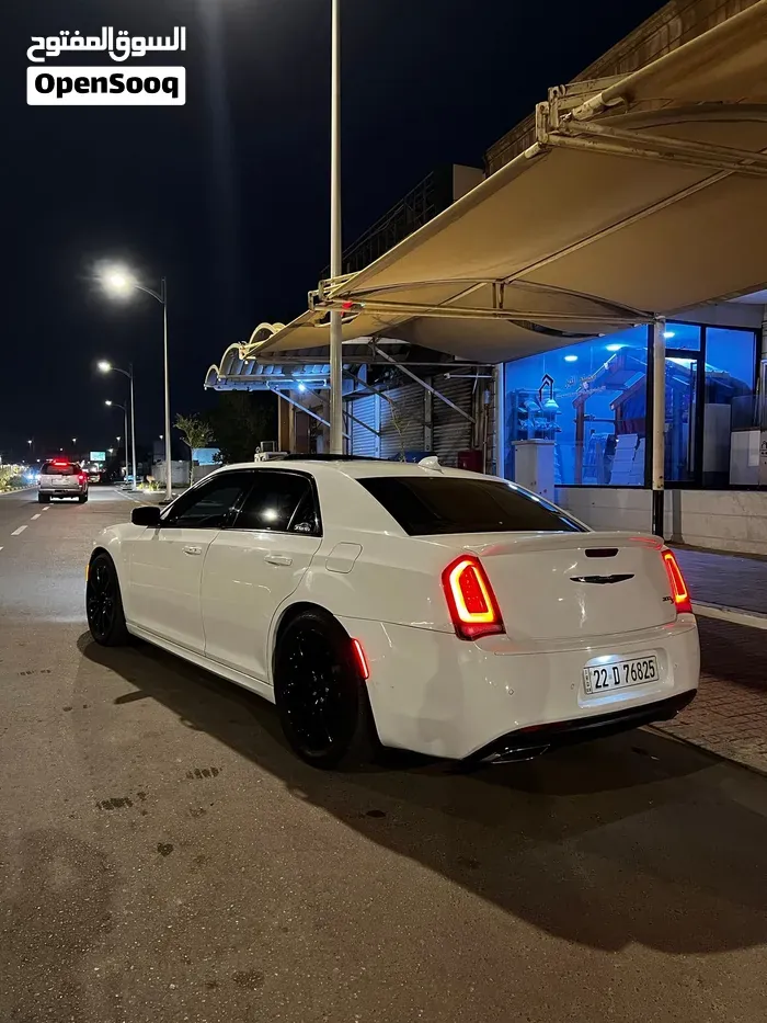 Chrysler 300 2021 photo 3