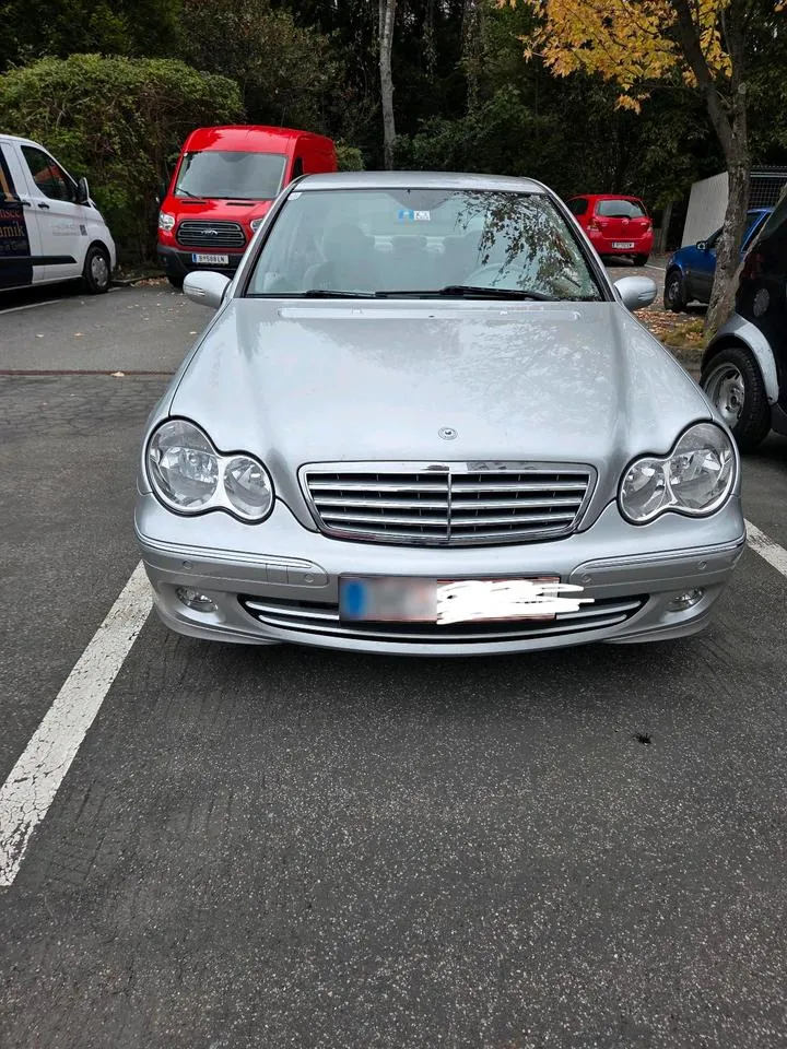 Mercedes-Benz C200