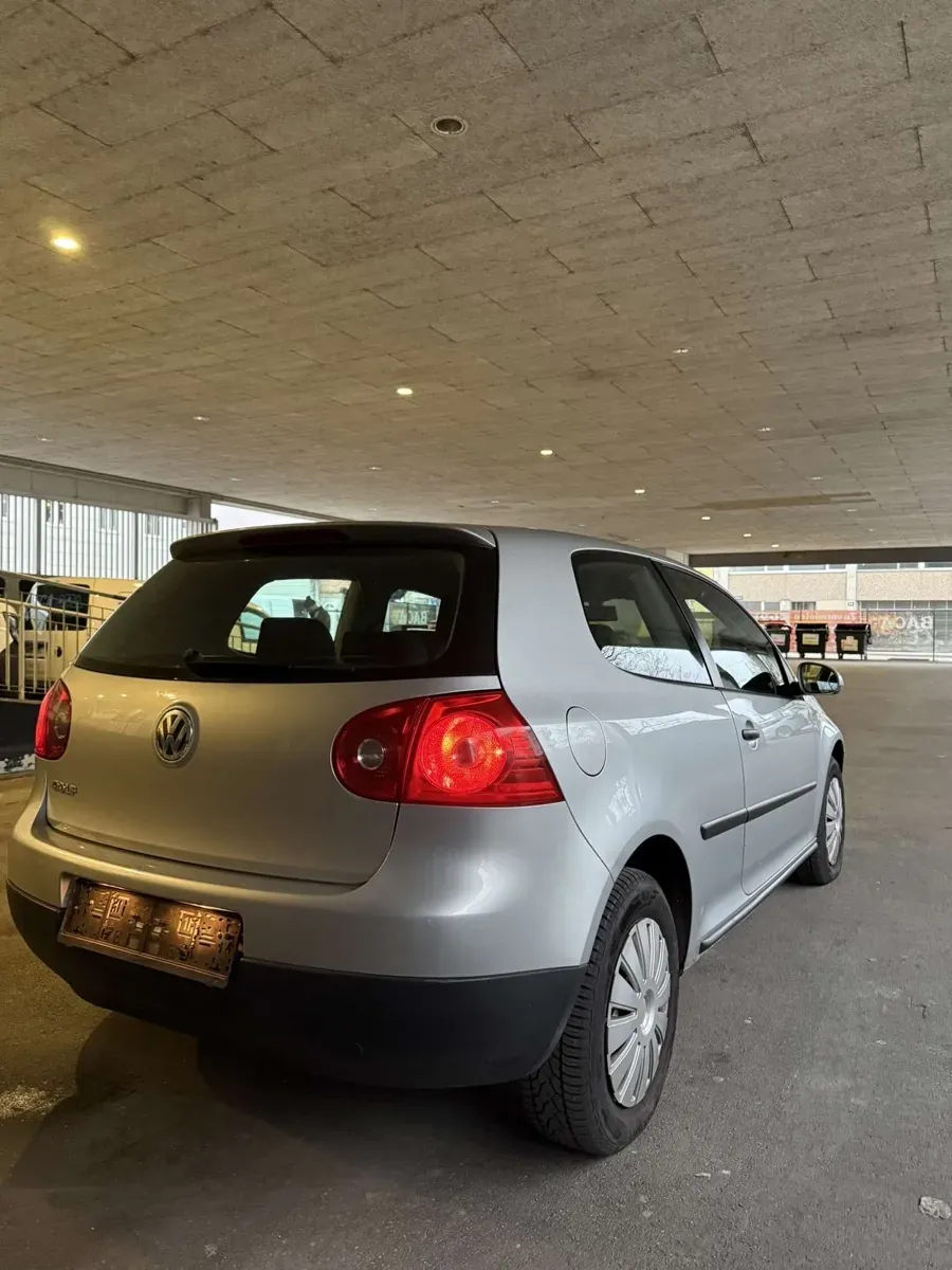 Volkswagen Golf 2005 photo 2