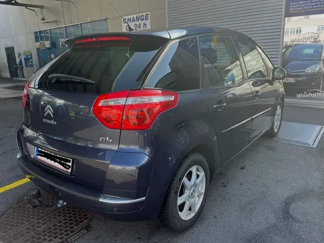 Citroen C4 Picasso 2009 photo 2