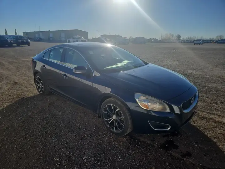 Volvo S60 2012 photo 2
