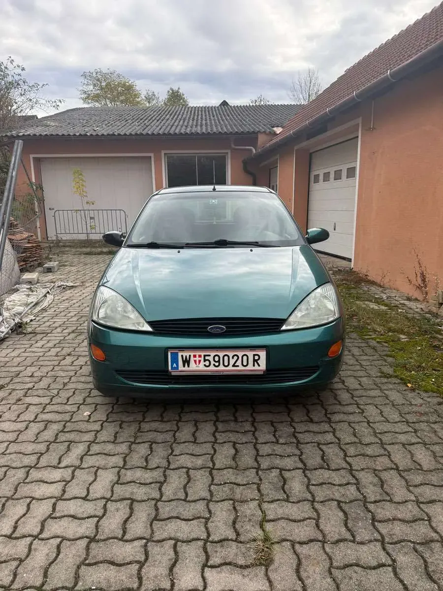 Ford Focus 2001 photo 2