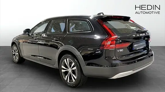 Volvo V90 Cross Country 2023 photo 2