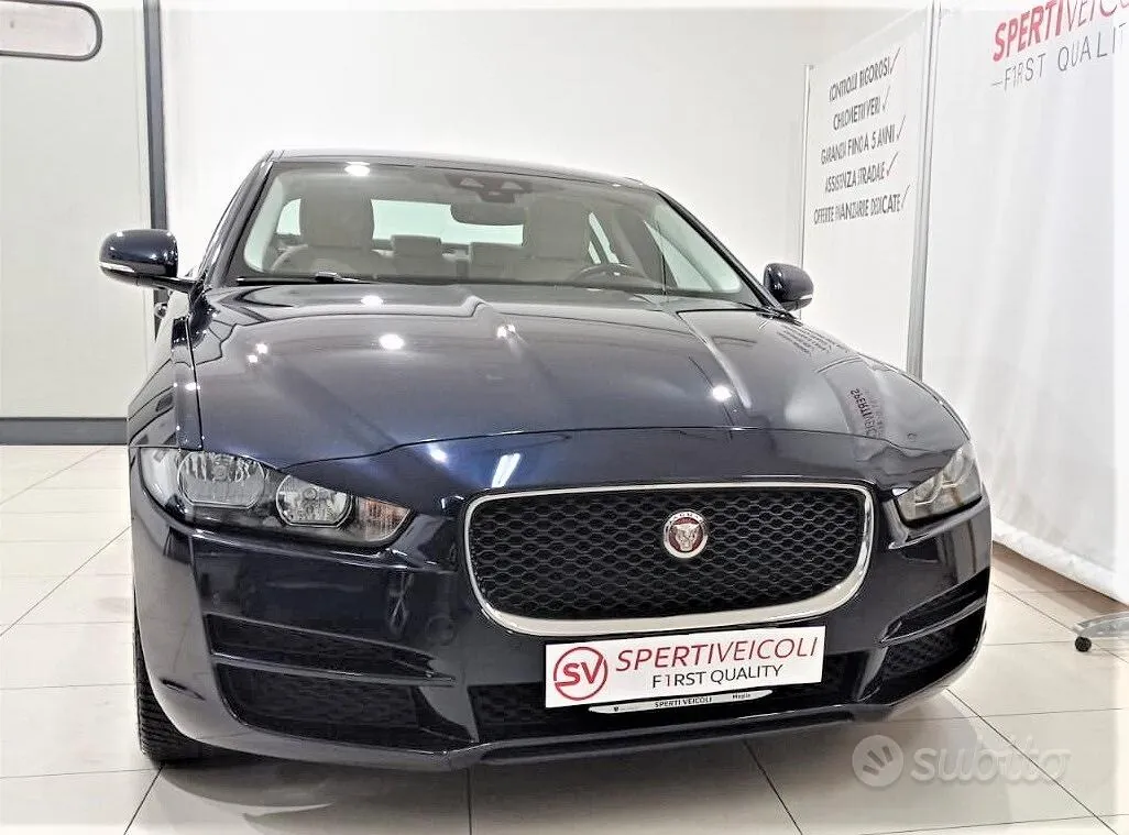 Jaguar Xe 2019 photo 2