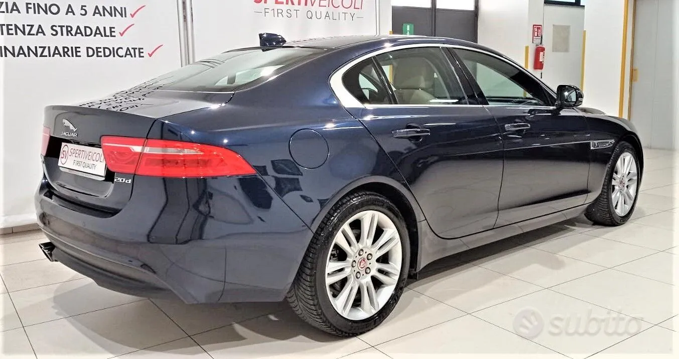 Jaguar Xe 2019 photo 4