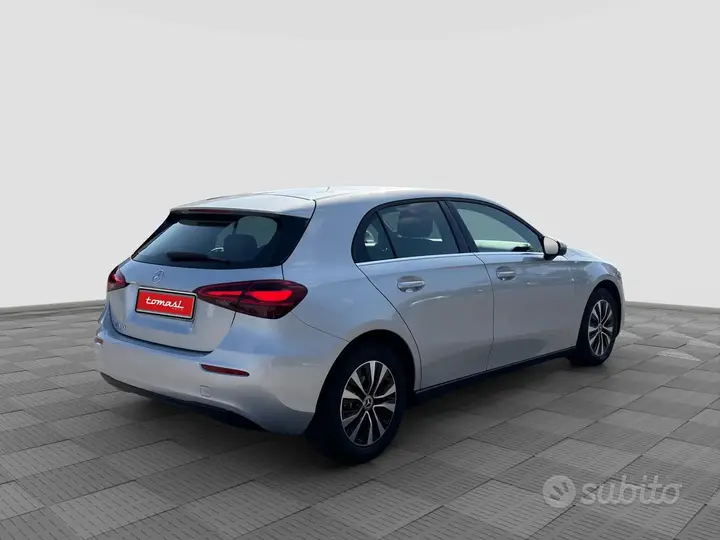 Mercedes-Benz A 180 2023 photo 5