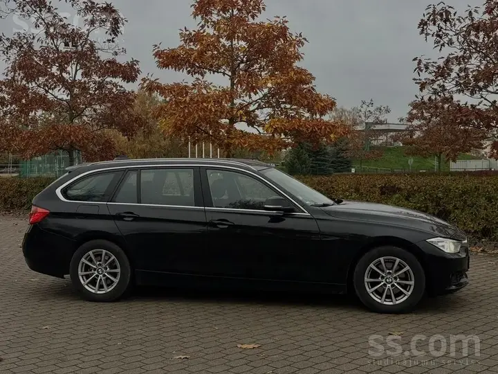 BMW 318 2013 photo 4