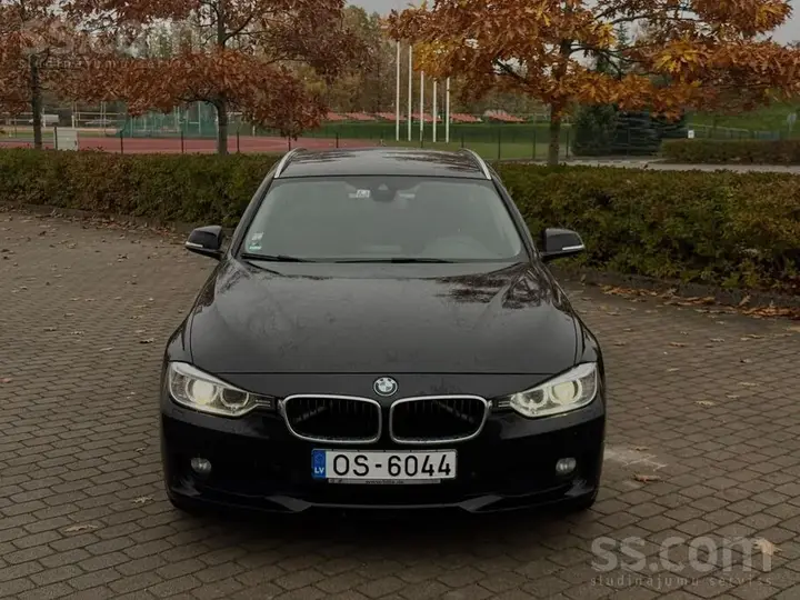 BMW 318 2013 photo 2