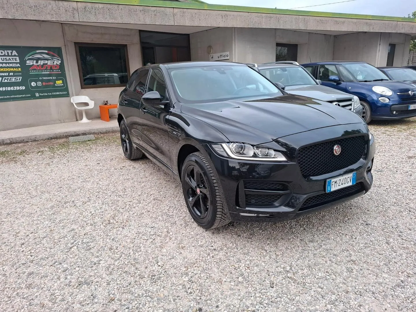 Jaguar F-Pace 2018 photo 2