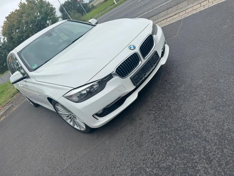 BMW 320I